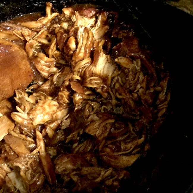 TwoIngredient Slow Cooker BBQ Chicken KC Masterpiece